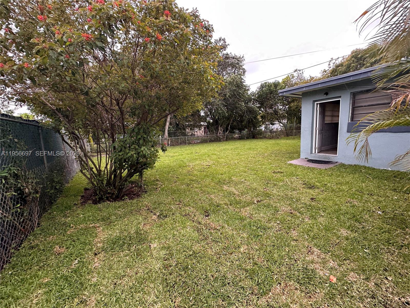 LAUDERDALE MANORS ADD - Residential Lease