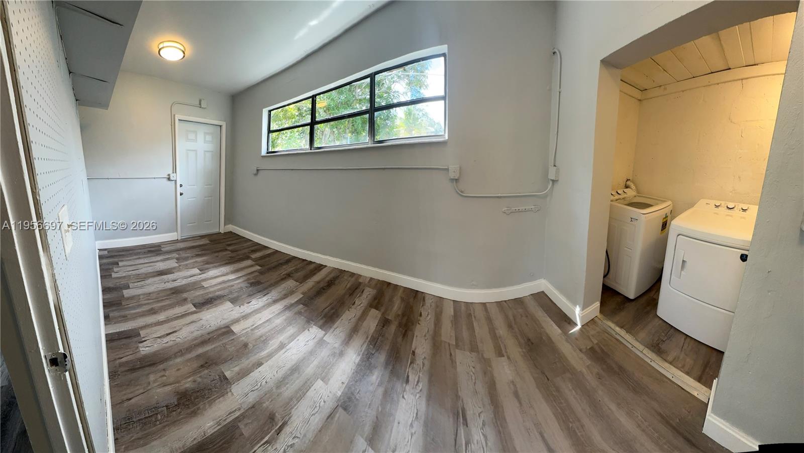 LAUDERDALE MANORS ADD - Residential Lease