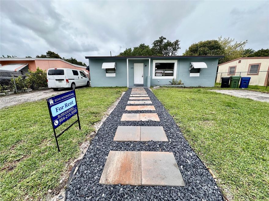 RENOVATED SINGLE FAMILY HOME, GREAT LOCATION 3 BEDROOM 1 BATH WITH DEN/PLAAYROOM, SPACIOUS LOT AND BACKYARD, WASHER AND DRYER, STAINLESS STEEL APPLIANCES, MINUTES FROM DOWNTOWN FT LAUDERDALE, TENANT SCREENING CREDIT SCORE, BACKGROUND AND EVICTION CHECK REQUIRED, ID, PROOF OF INCOME, RENTAL INSURANCE REQUIRED, NO HOA.
