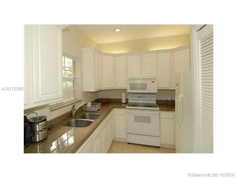 GROVE WALK TOWNHOMES COND - Residential Lease