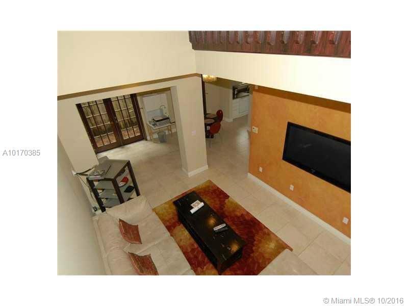 GROVE WALK TOWNHOMES COND - Residential Lease