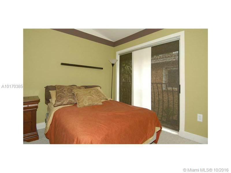 GROVE WALK TOWNHOMES COND - Residential Lease