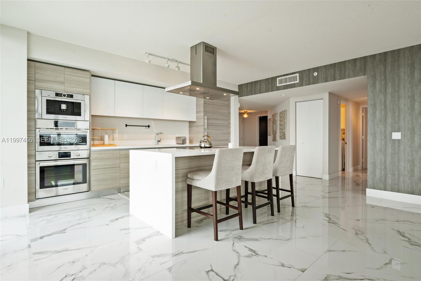 PARQUE TOWERS CONDO - Residential