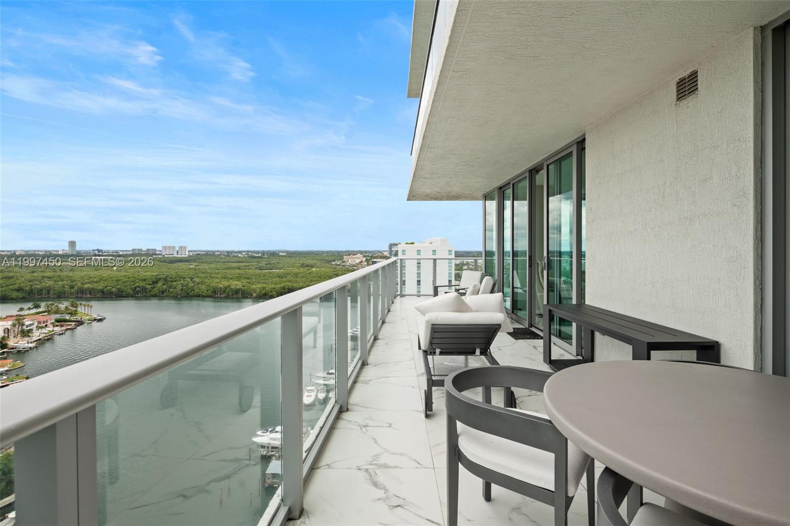 PARQUE TOWERS CONDO - Residential