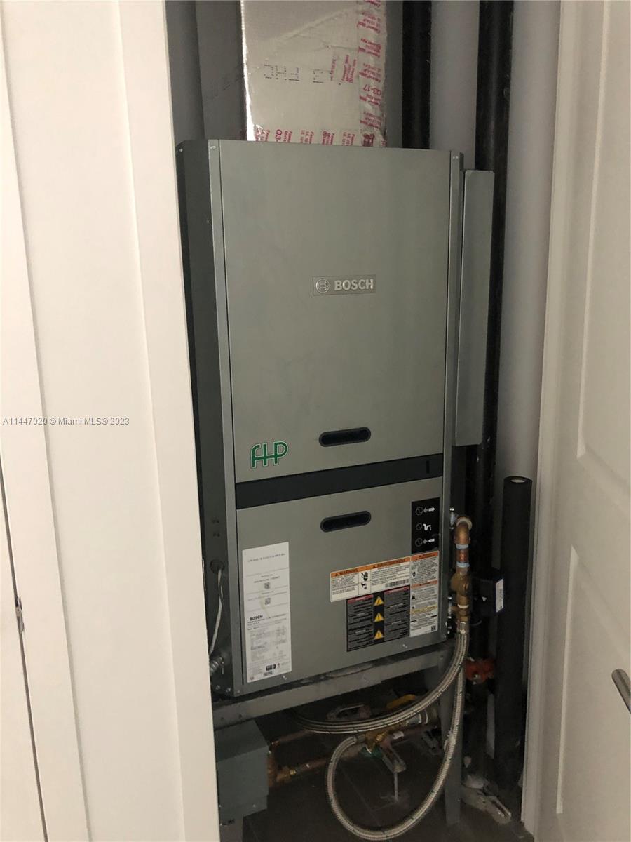 CANVAS CONDO - Residential Lease