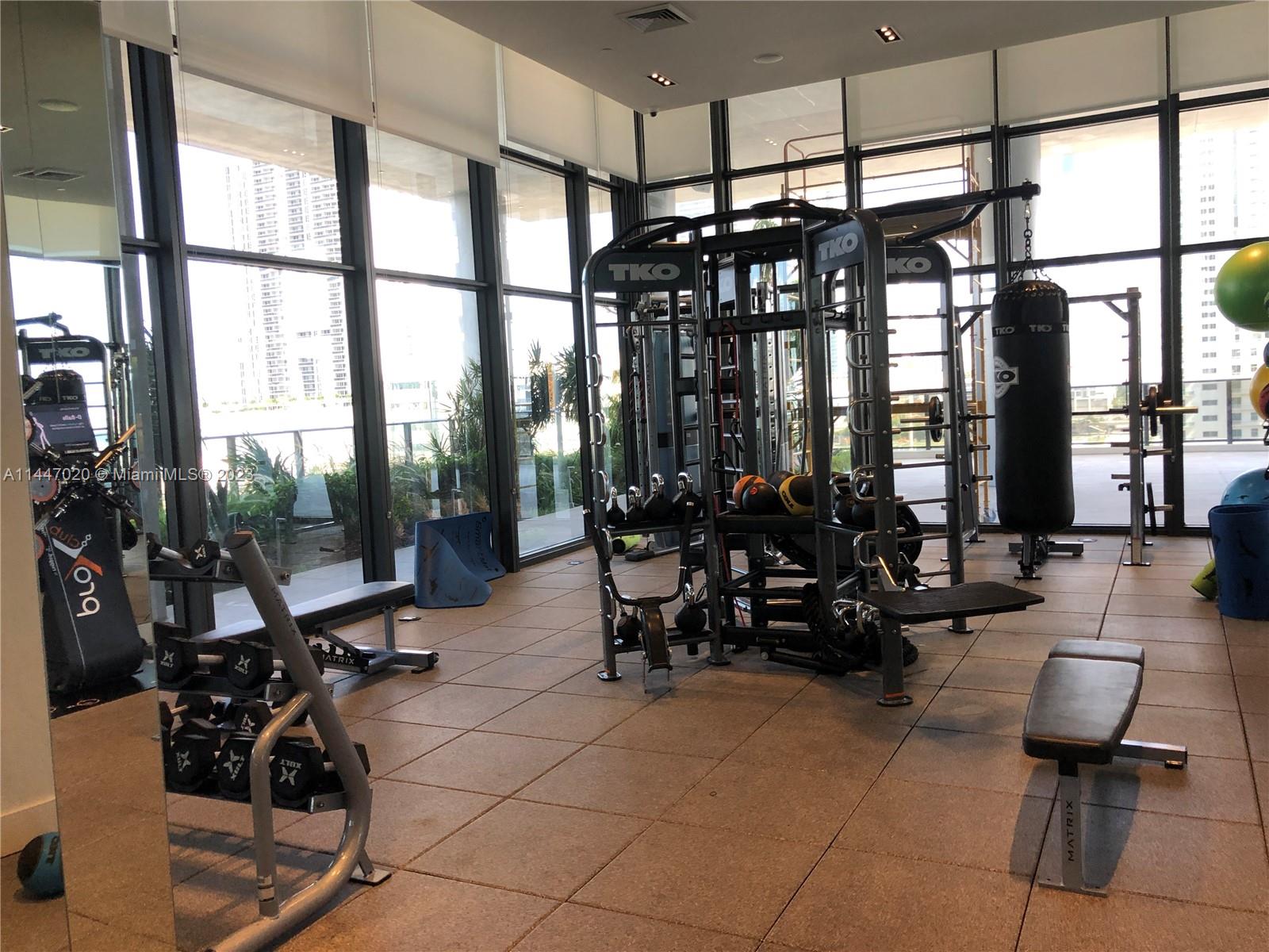 CANVAS CONDO - Residential Lease