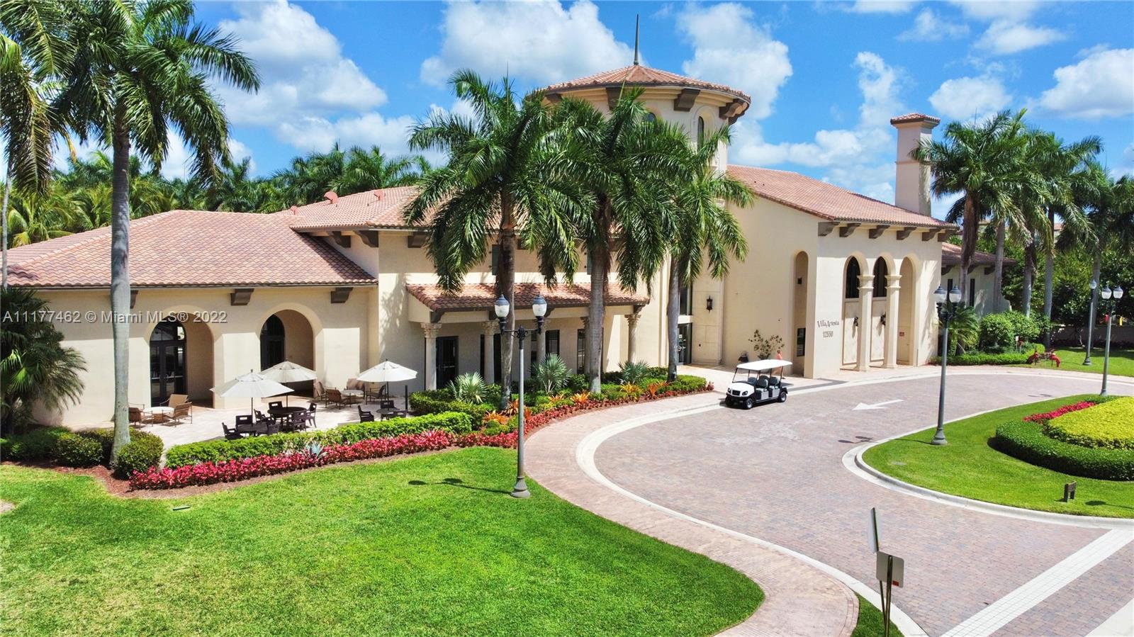 SAWGRASS LAKES - Residential