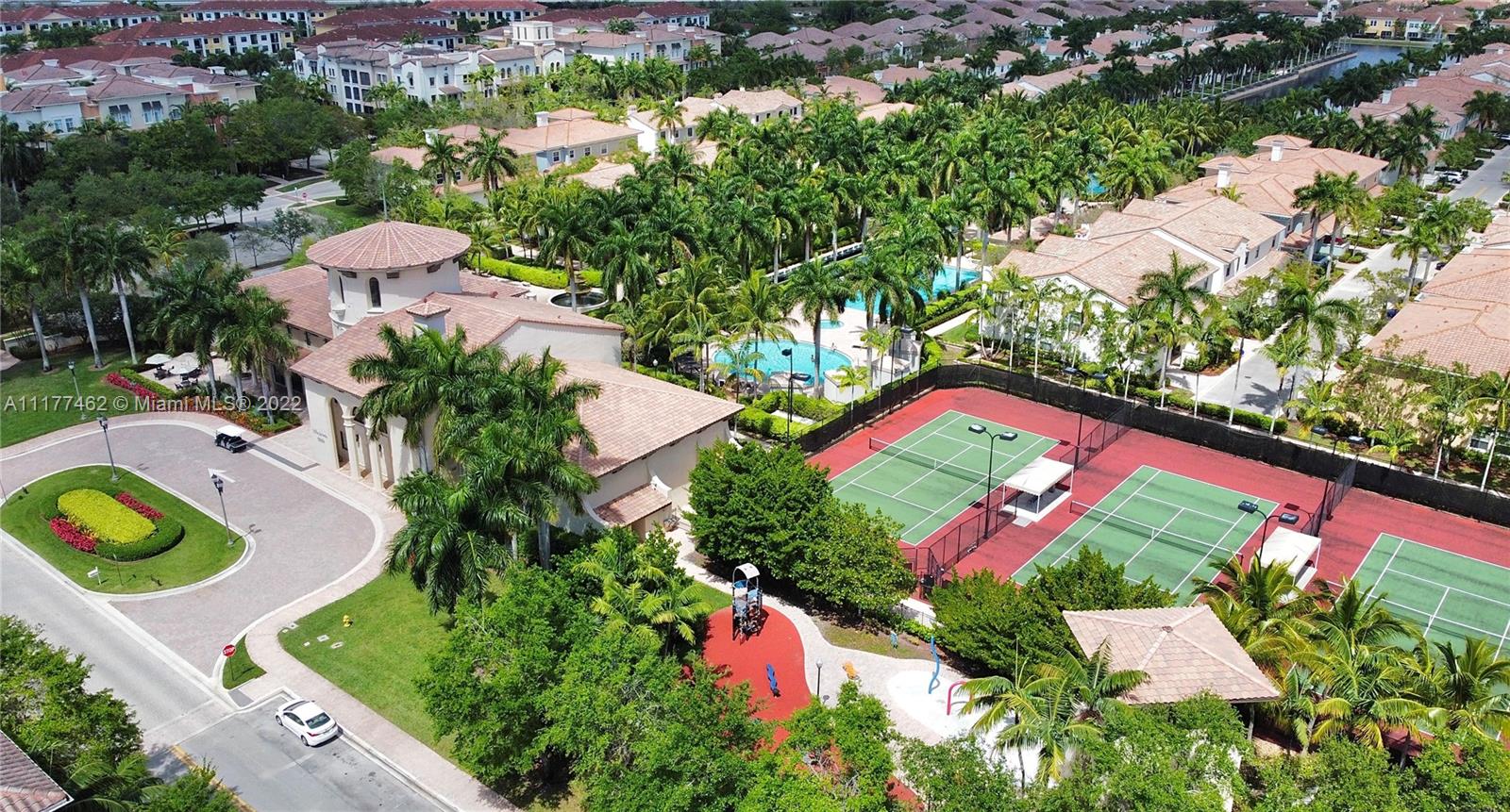 SAWGRASS LAKES - Residential