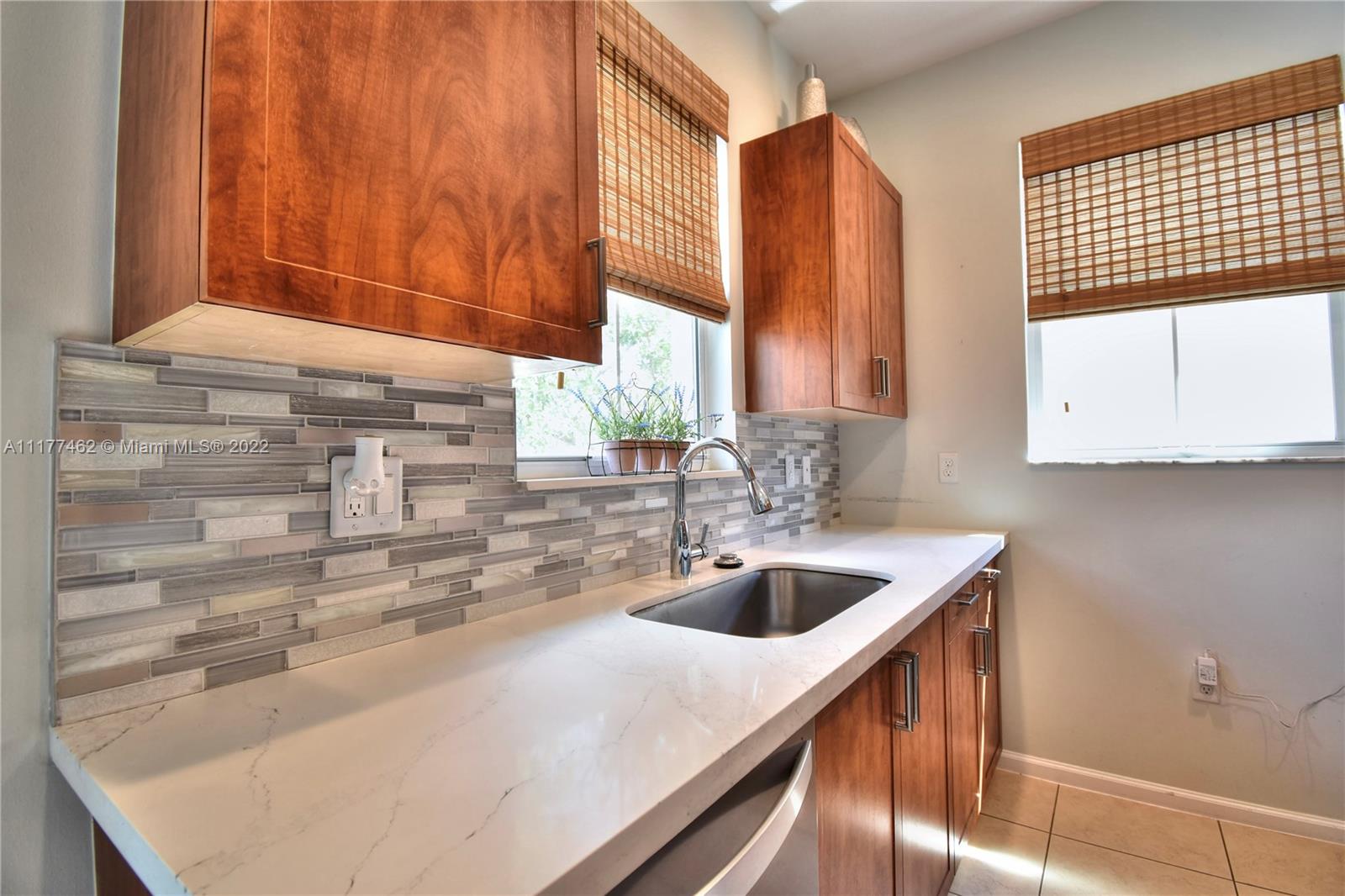 SAWGRASS LAKES - Residential