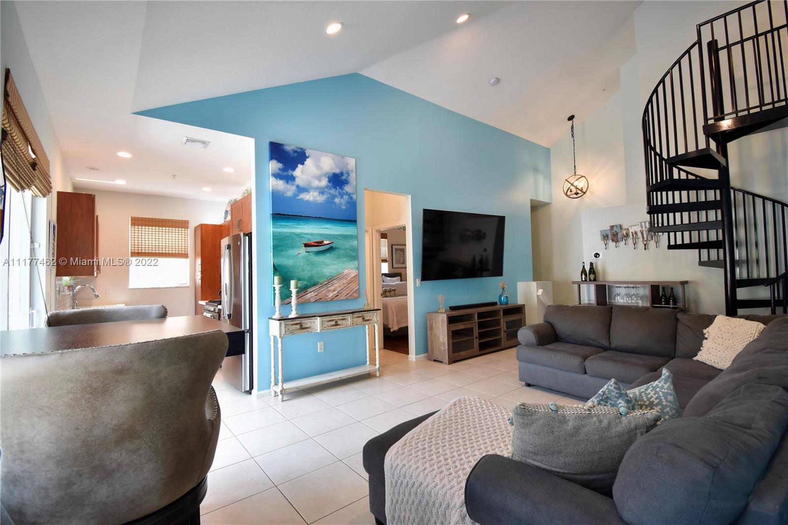 SAWGRASS LAKES - Residential