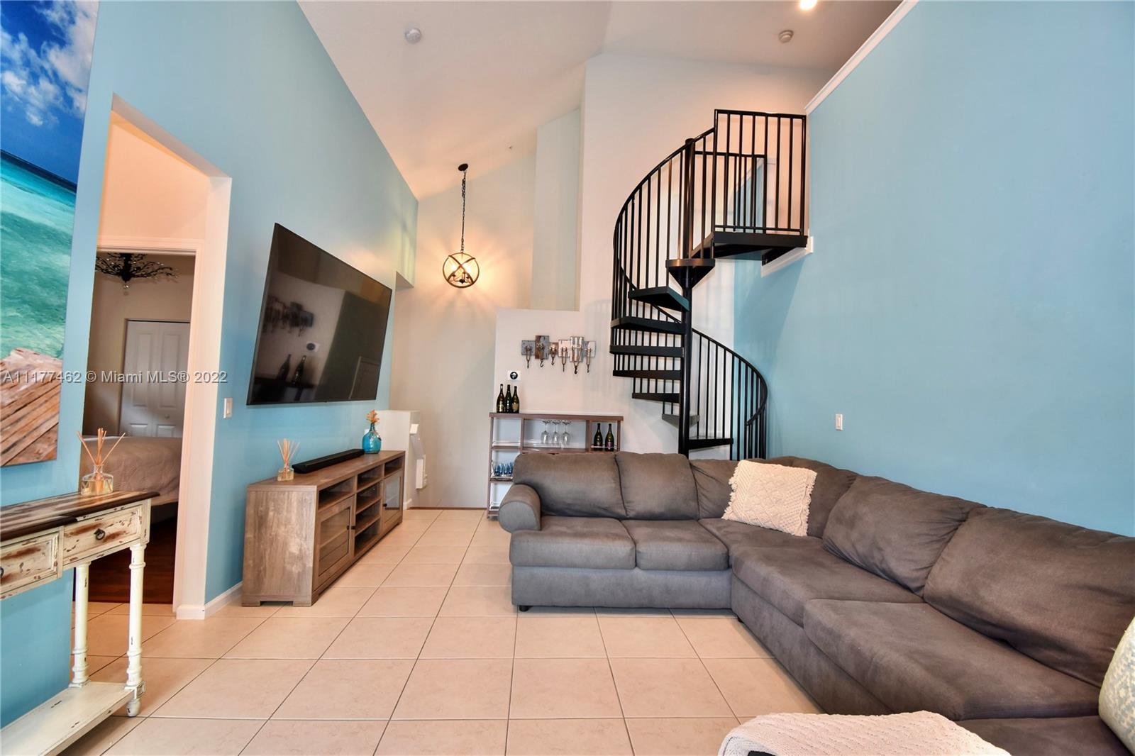 SAWGRASS LAKES - Residential