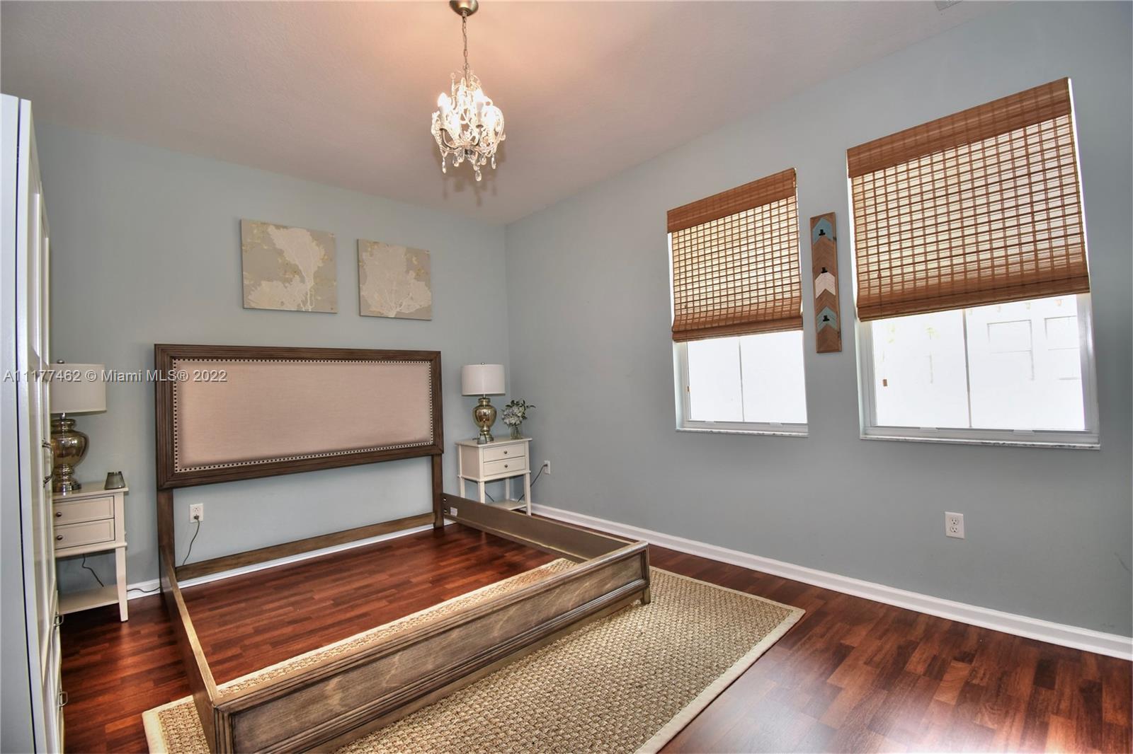 SAWGRASS LAKES - Residential