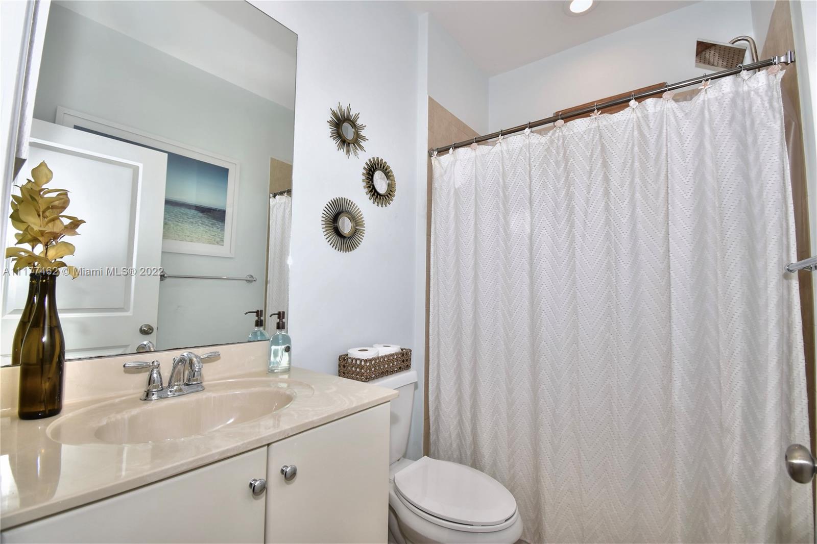 SAWGRASS LAKES - Residential