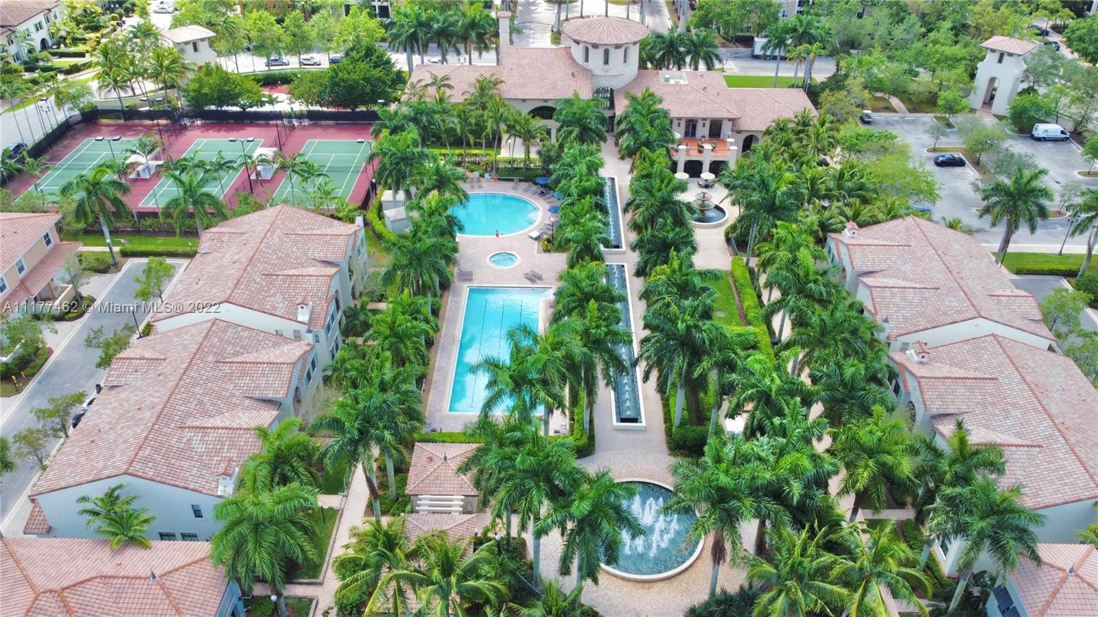 SAWGRASS LAKES - Residential