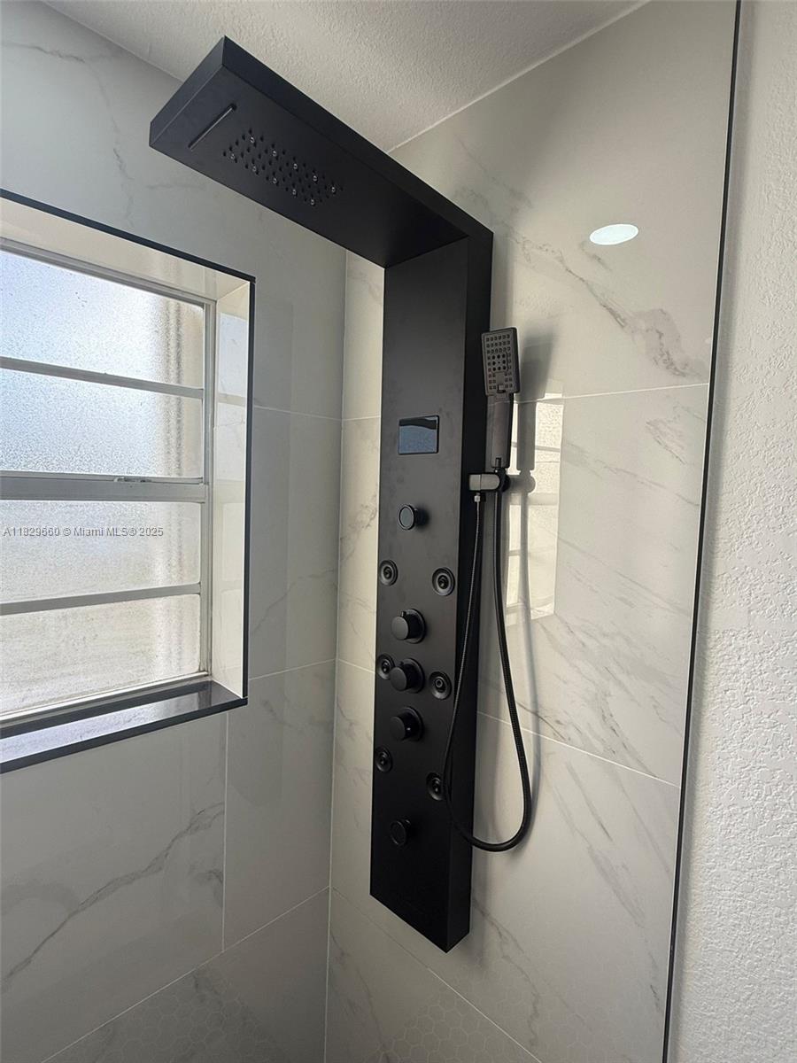 REALSITE GDNS SEC 2 - Residential