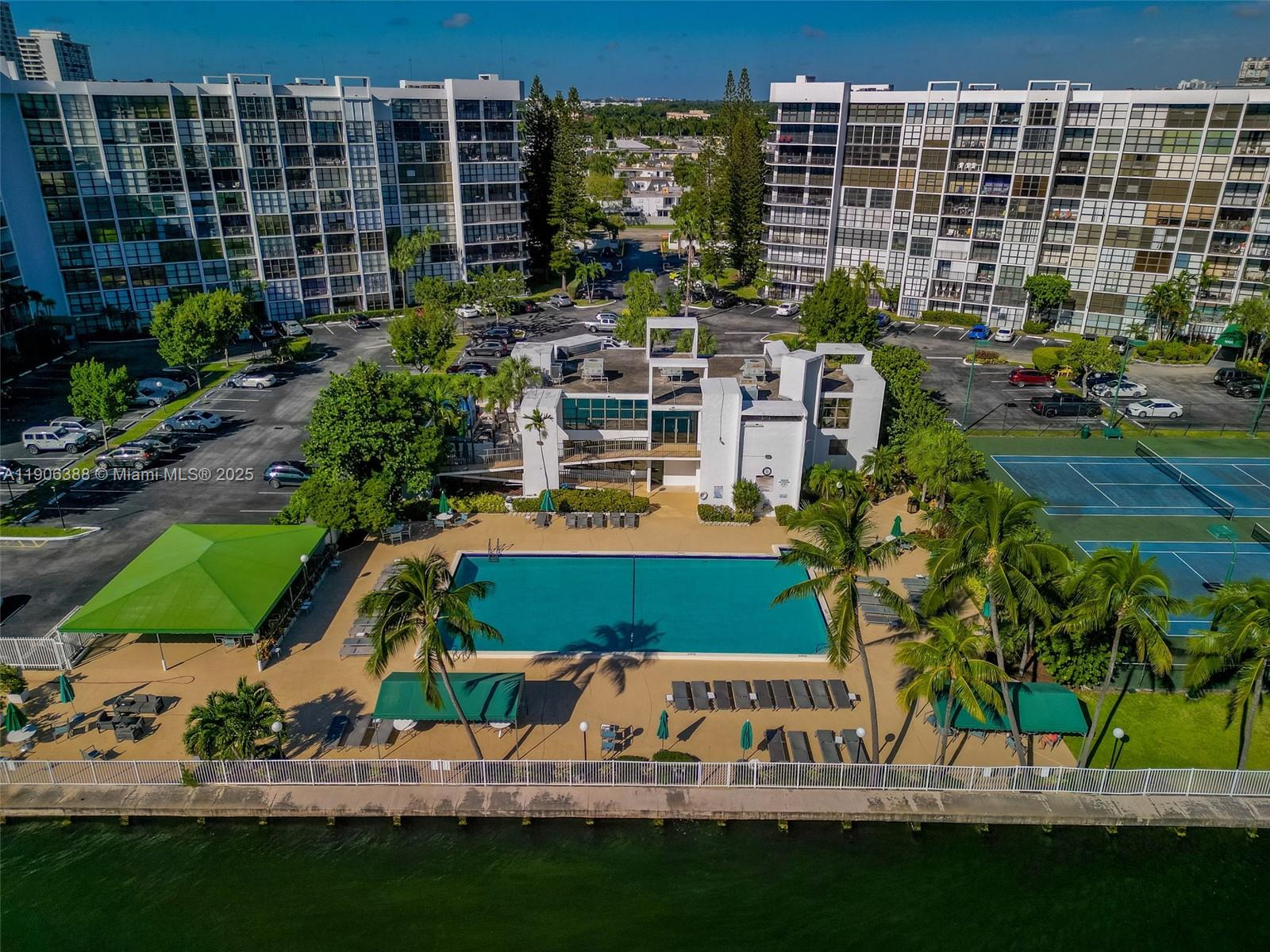 OCEANVIEW PARK CONDO - Residential Lease