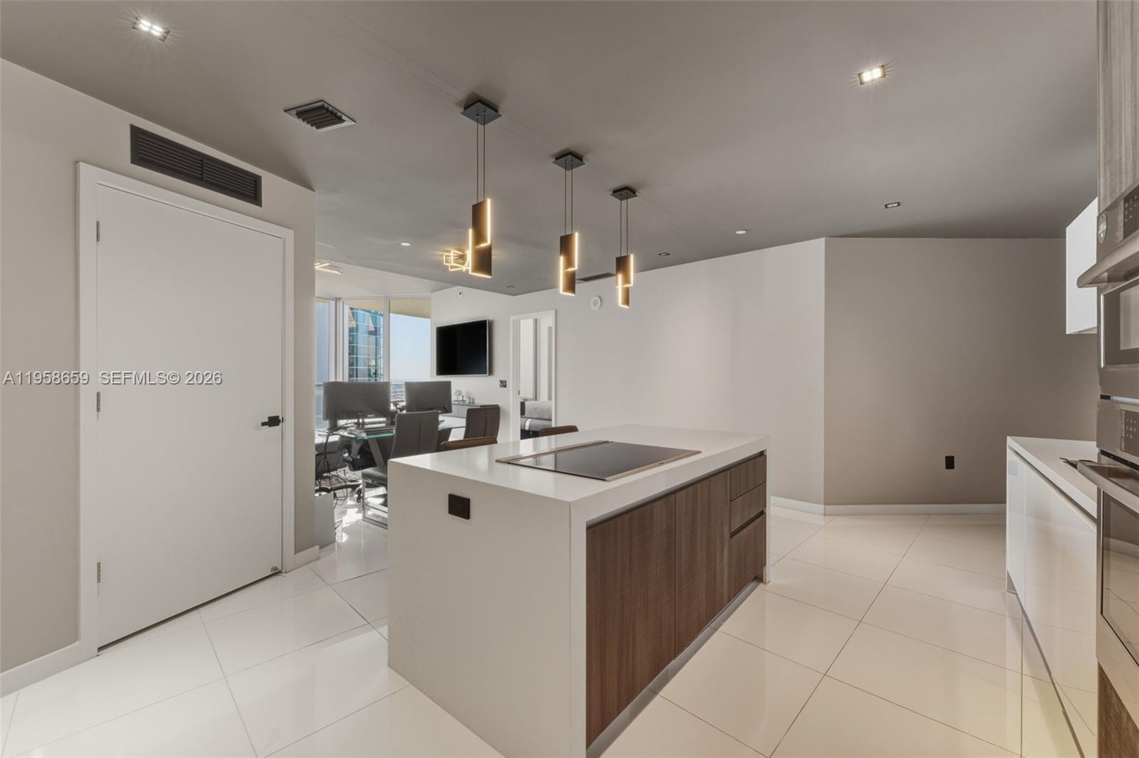 PARAMOUNT MIAMI WORLDCENT - Residential