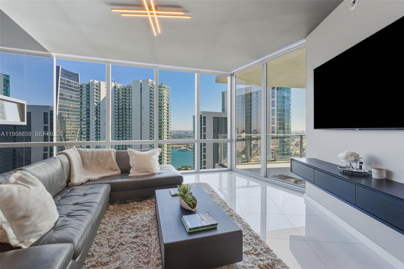 PARAMOUNT MIAMI WORLDCENT - Residential