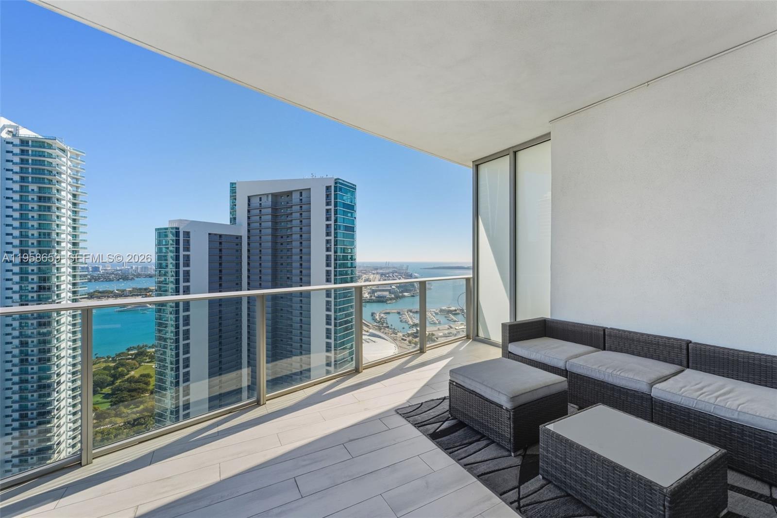 PARAMOUNT MIAMI WORLDCENT - Residential