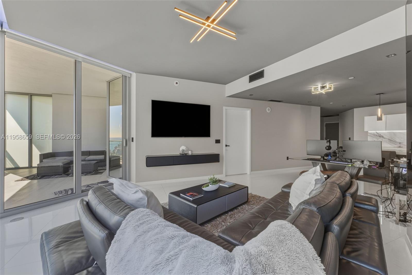 PARAMOUNT MIAMI WORLDCENT - Residential