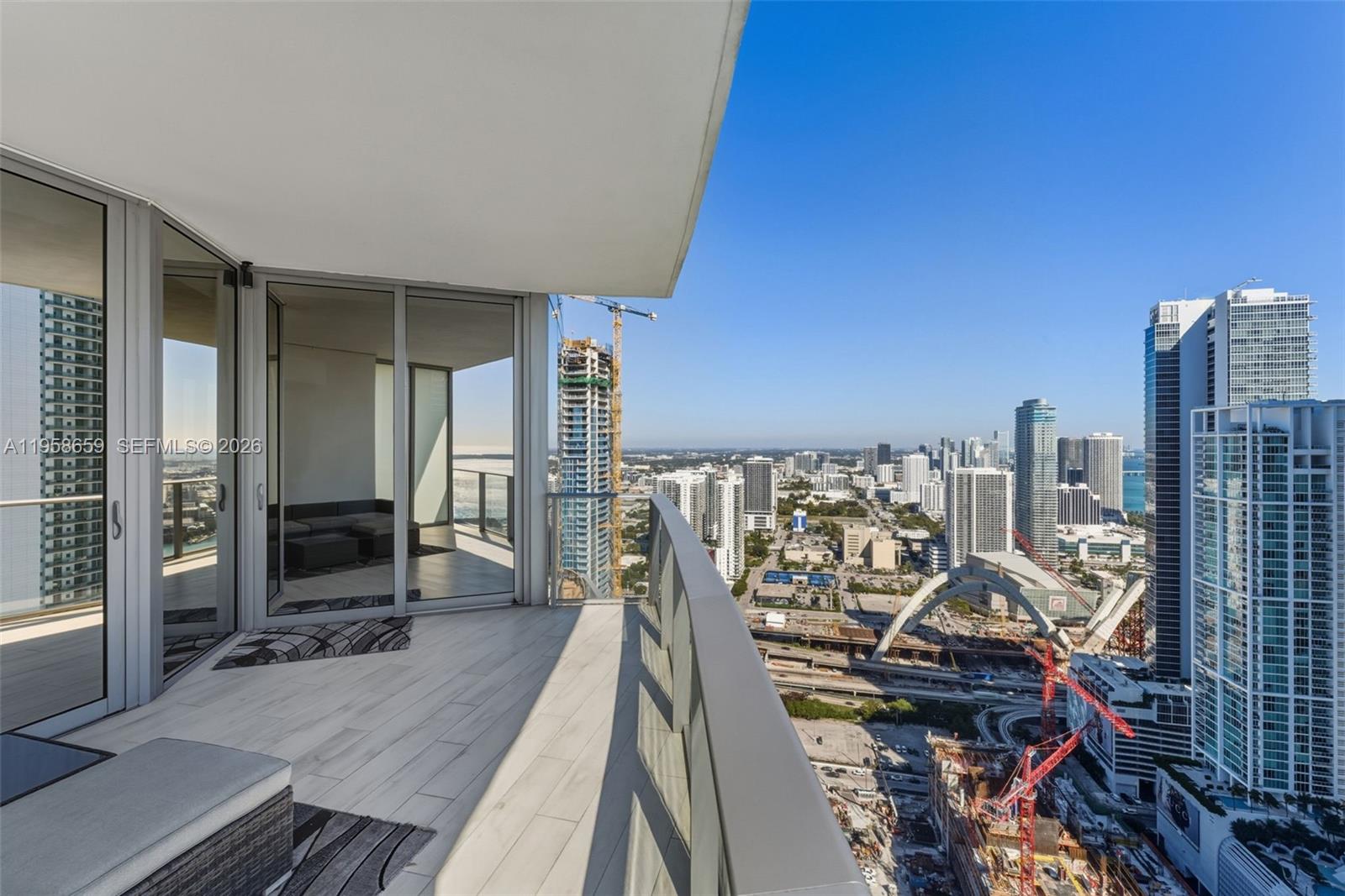 PARAMOUNT MIAMI WORLDCENT - Residential