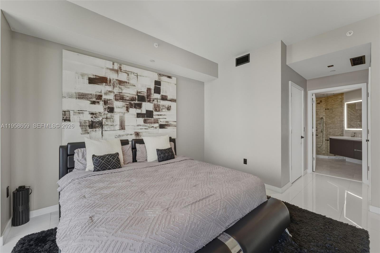 PARAMOUNT MIAMI WORLDCENT - Residential