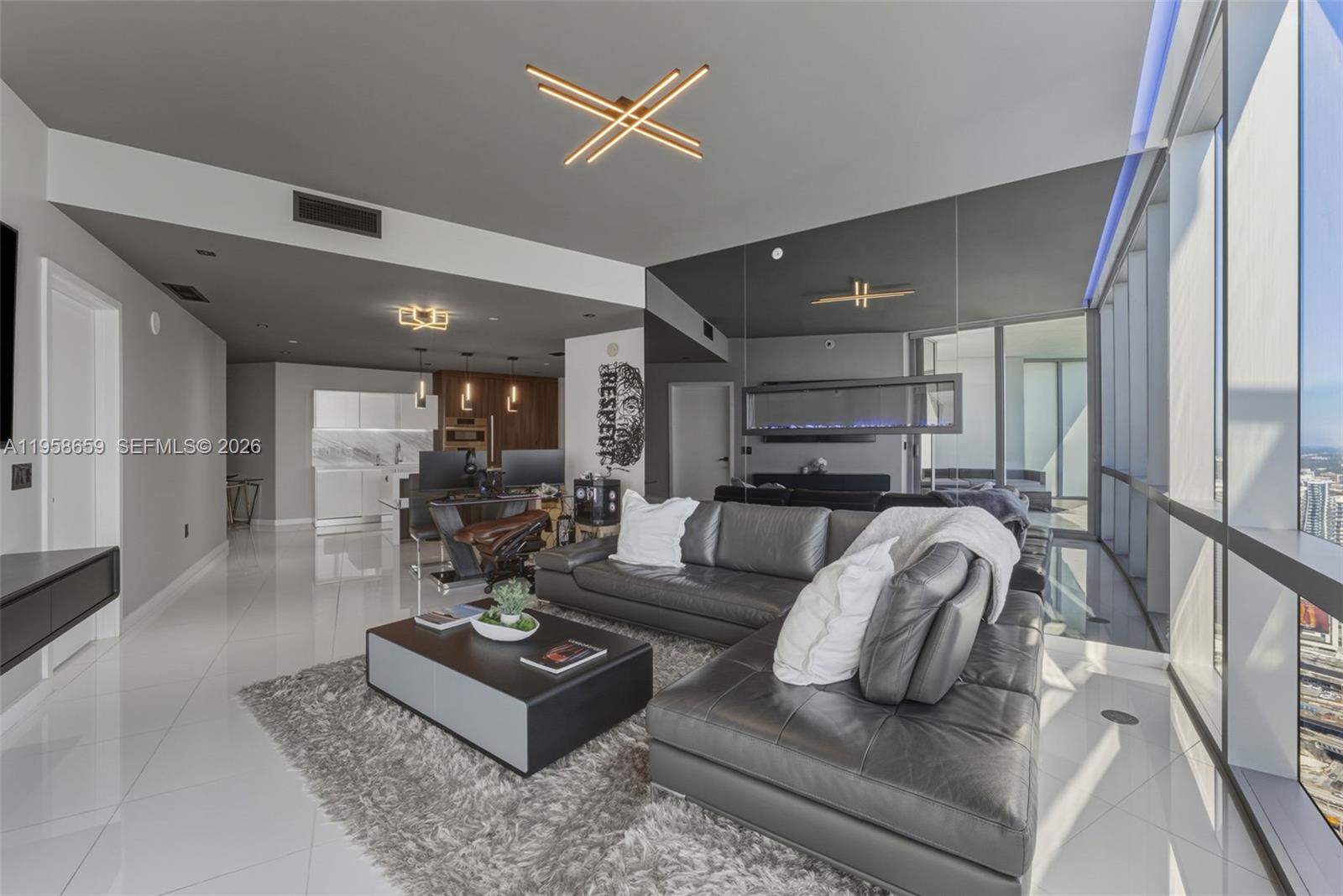 PARAMOUNT MIAMI WORLDCENT - Residential