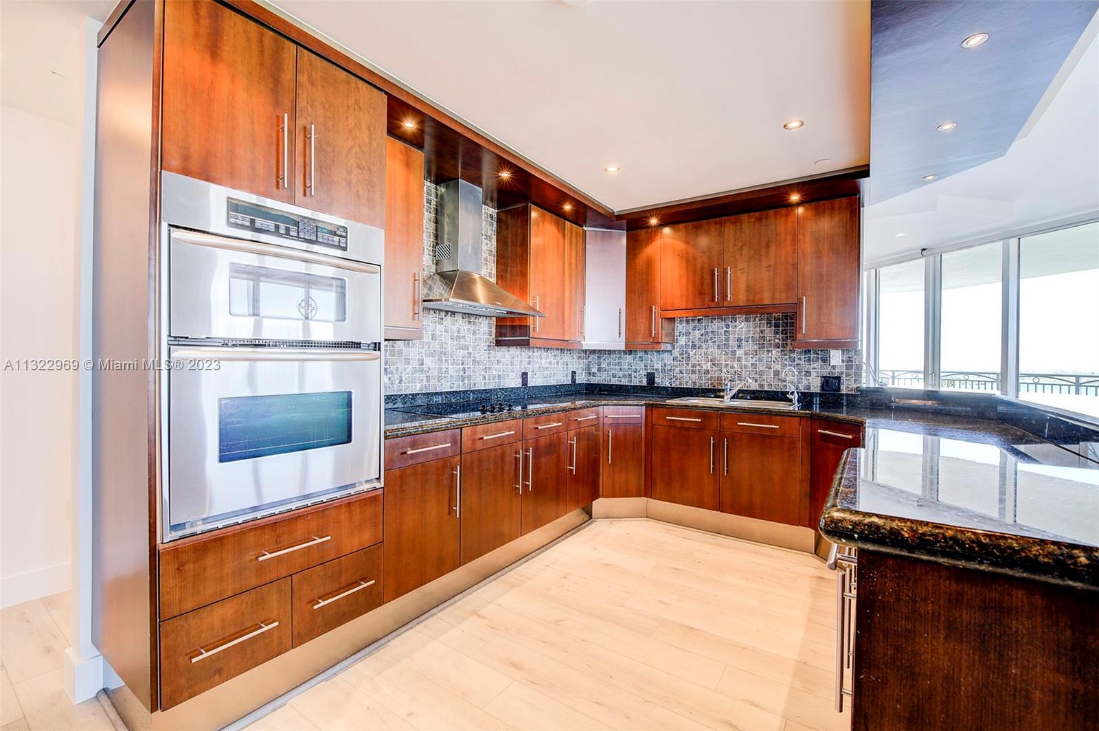 CARROLL WALK CONDO - Residential