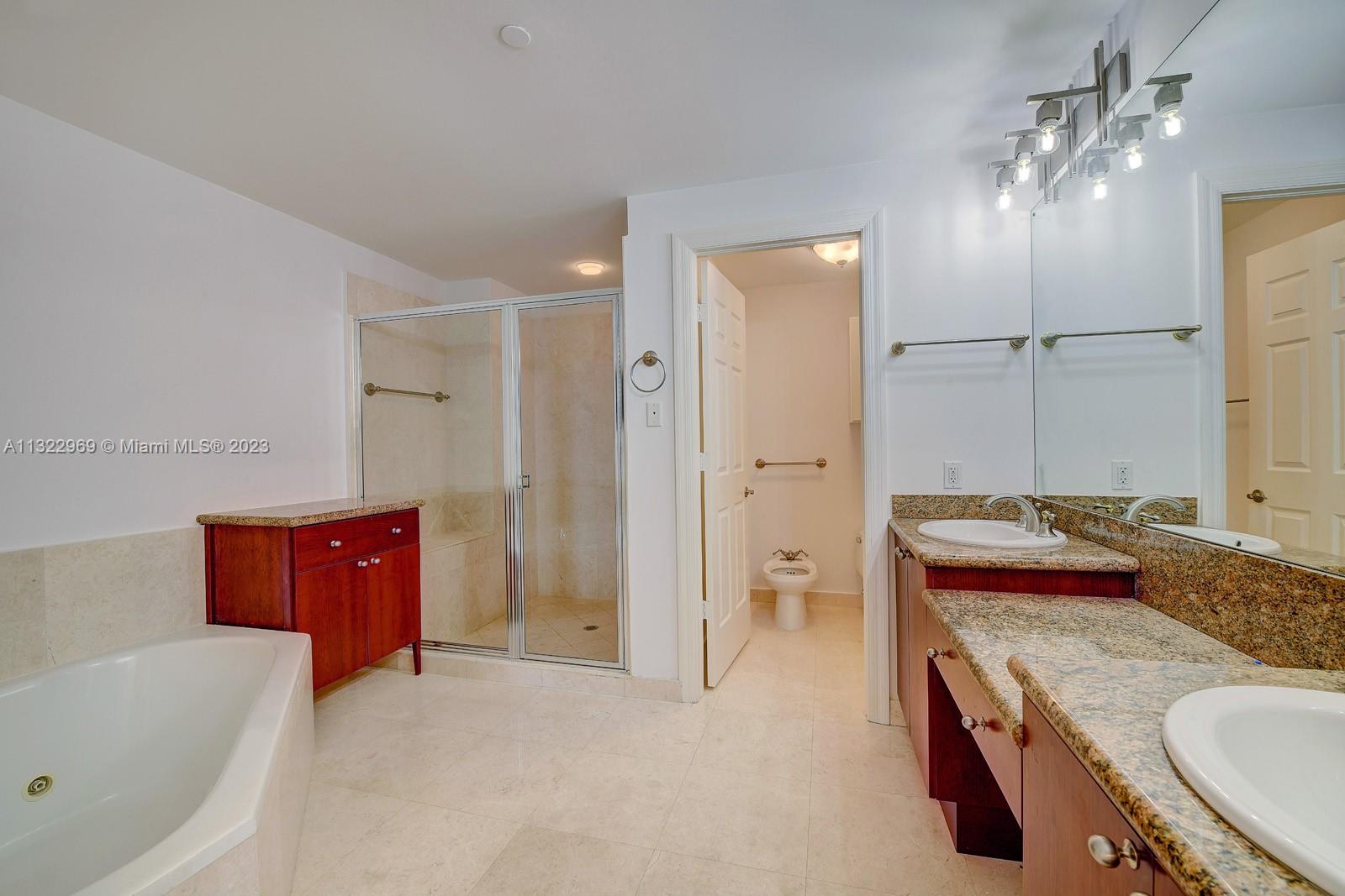 CARROLL WALK CONDO - Residential