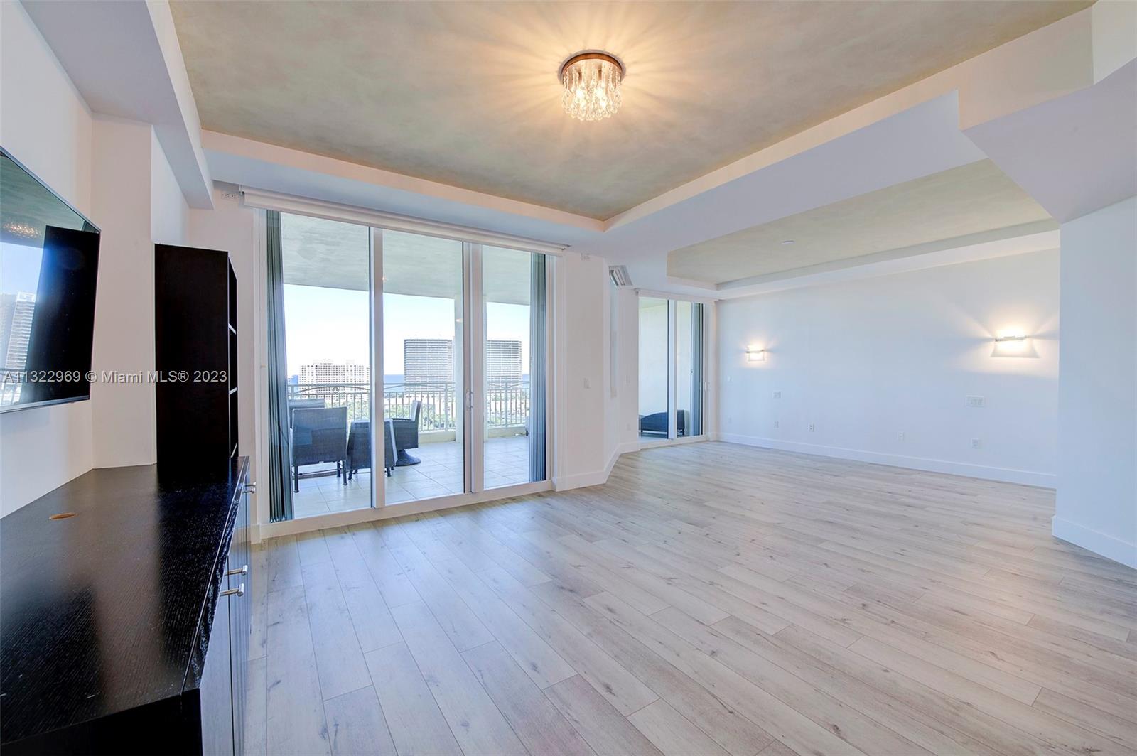 CARROLL WALK CONDO - Residential