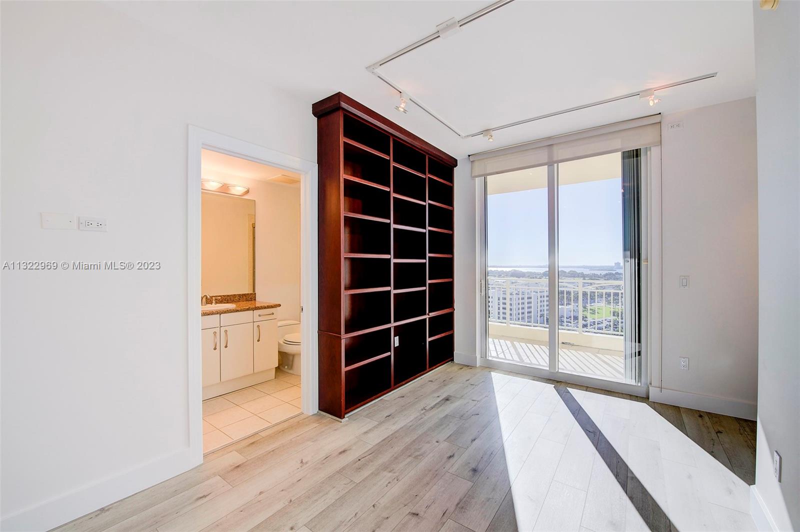 CARROLL WALK CONDO - Residential