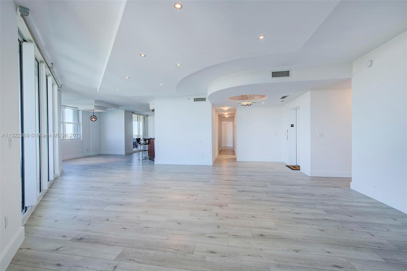 CARROLL WALK CONDO - Residential