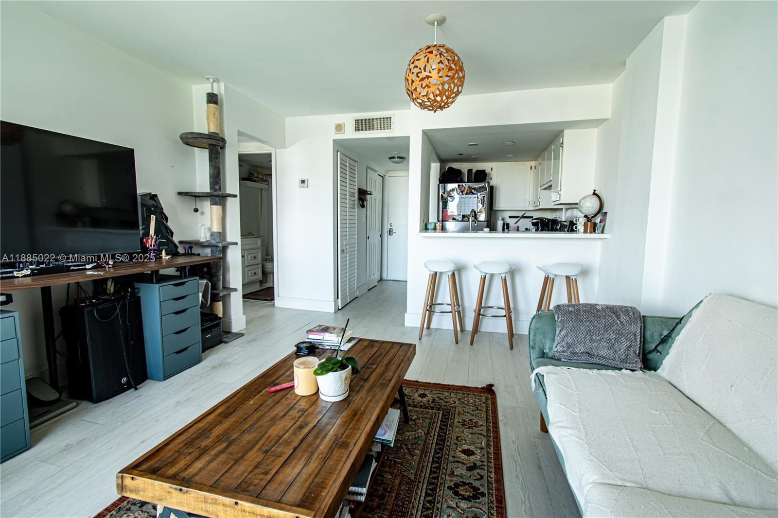 MIRADOR 1035 CONDO - Residential