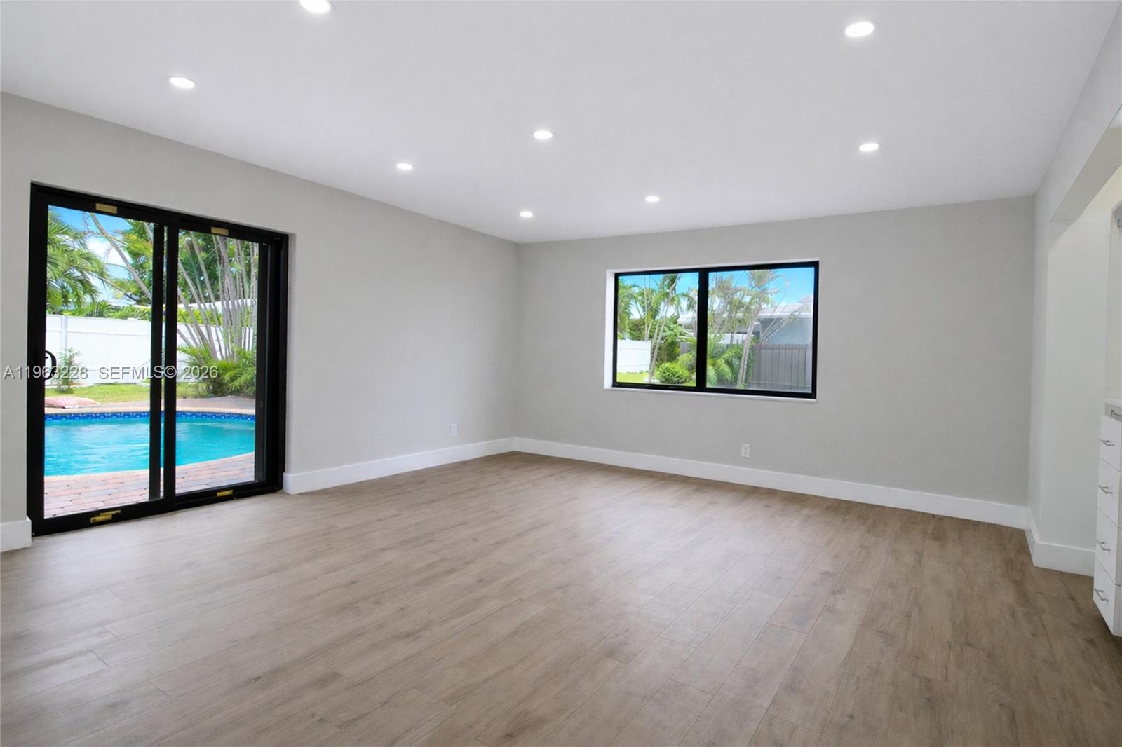 IMPERIAL POINT 3RD SEC - Residential