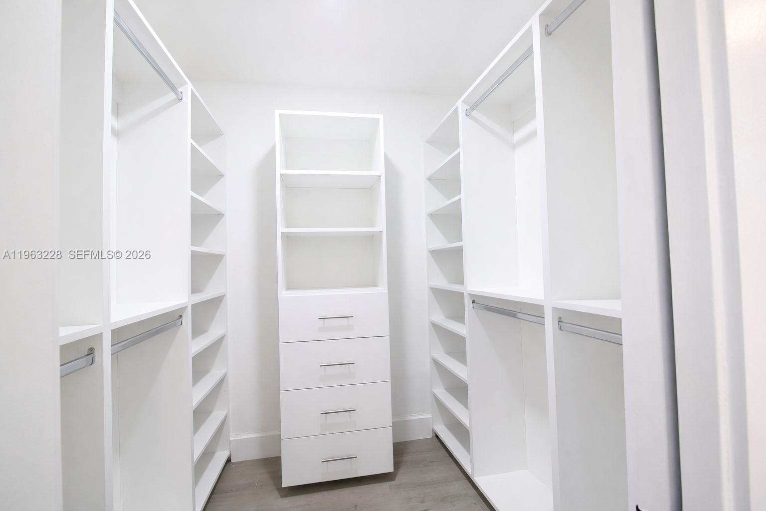 IMPERIAL POINT 3RD SEC - Residential