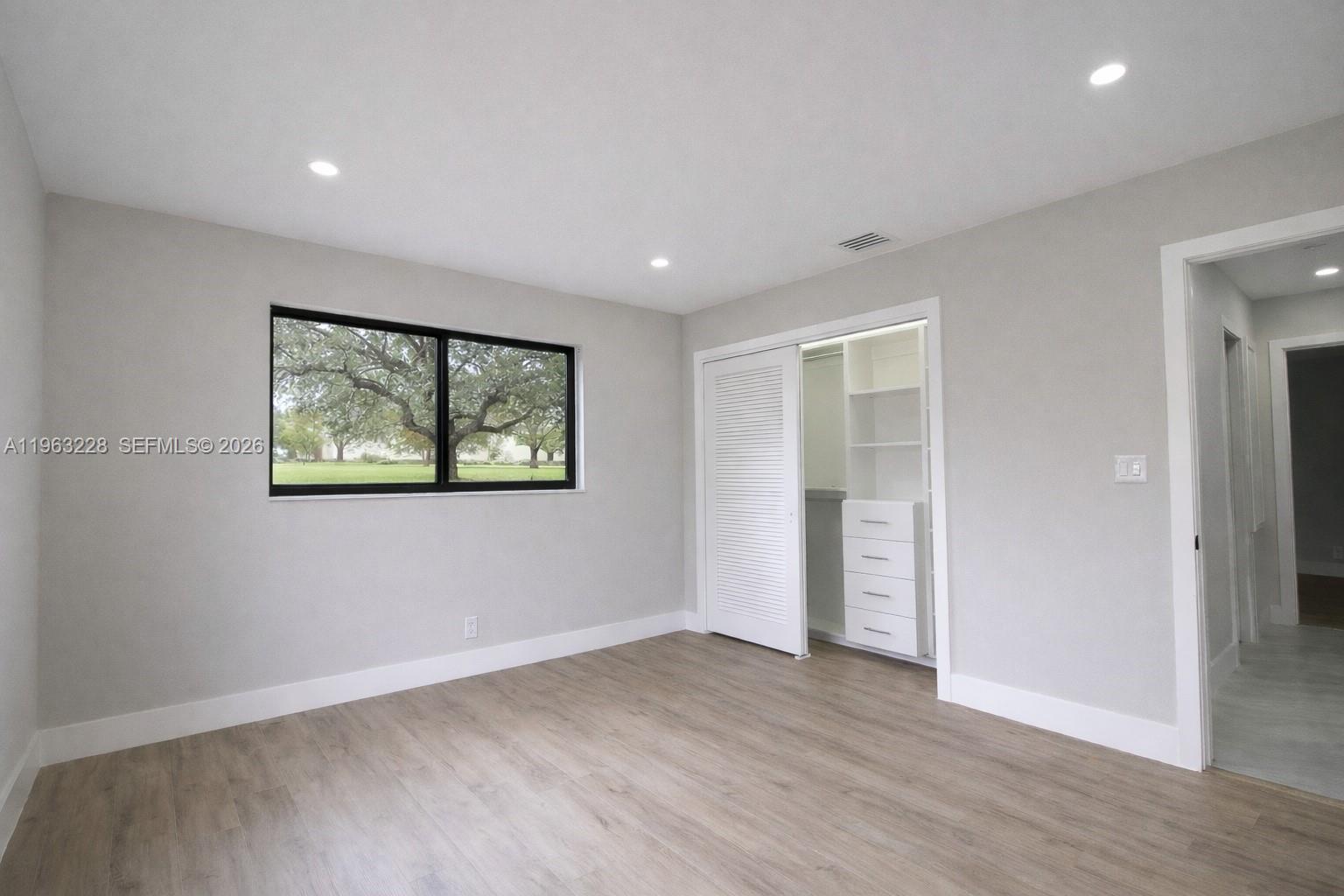 IMPERIAL POINT 3RD SEC - Residential