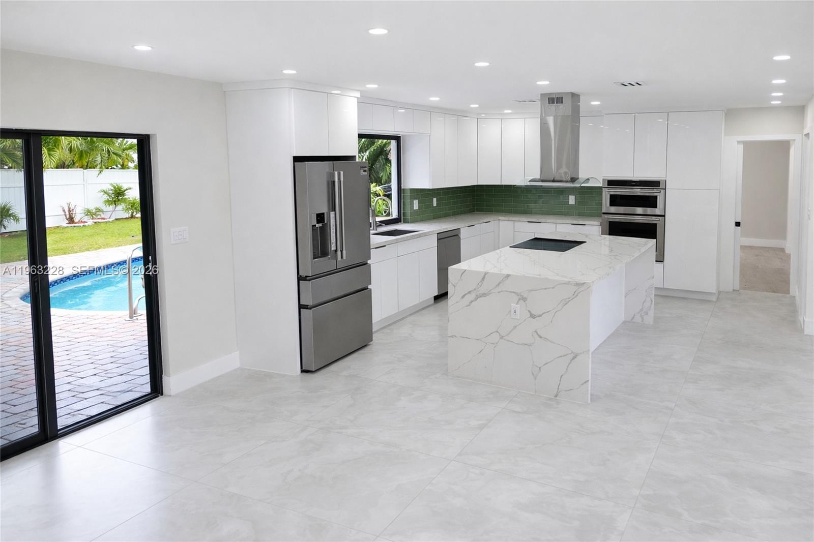 IMPERIAL POINT 3RD SEC - Residential