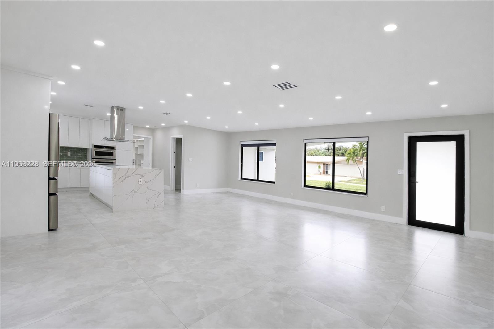 IMPERIAL POINT 3RD SEC - Residential