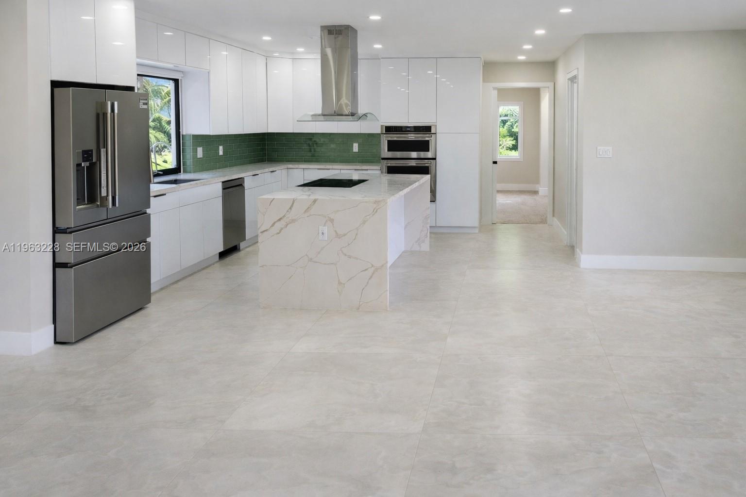 IMPERIAL POINT 3RD SEC - Residential