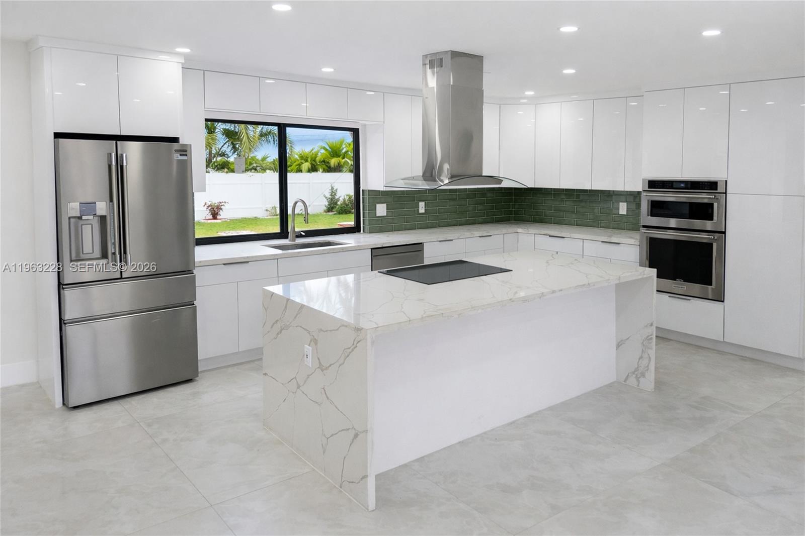 IMPERIAL POINT 3RD SEC - Residential