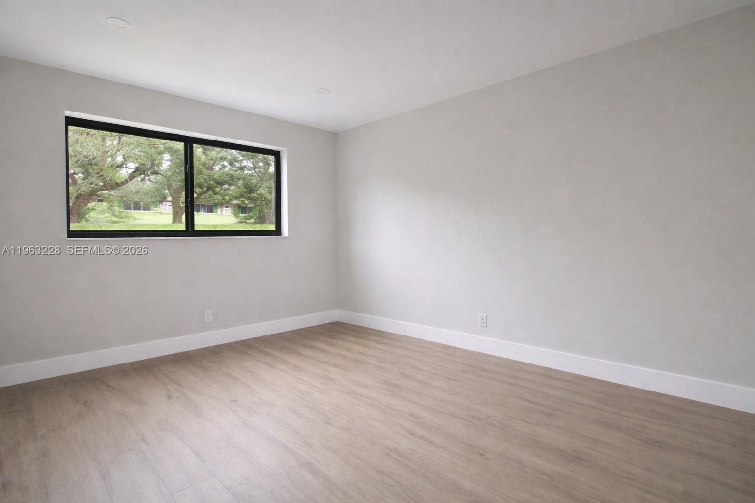 IMPERIAL POINT 3RD SEC - Residential