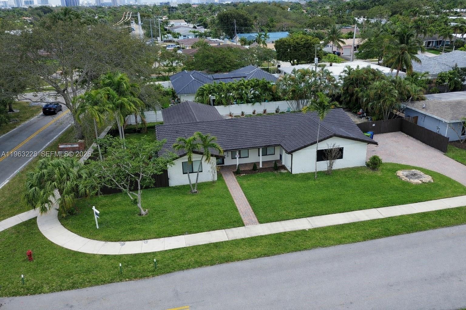 IMPERIAL POINT 3RD SEC - Residential