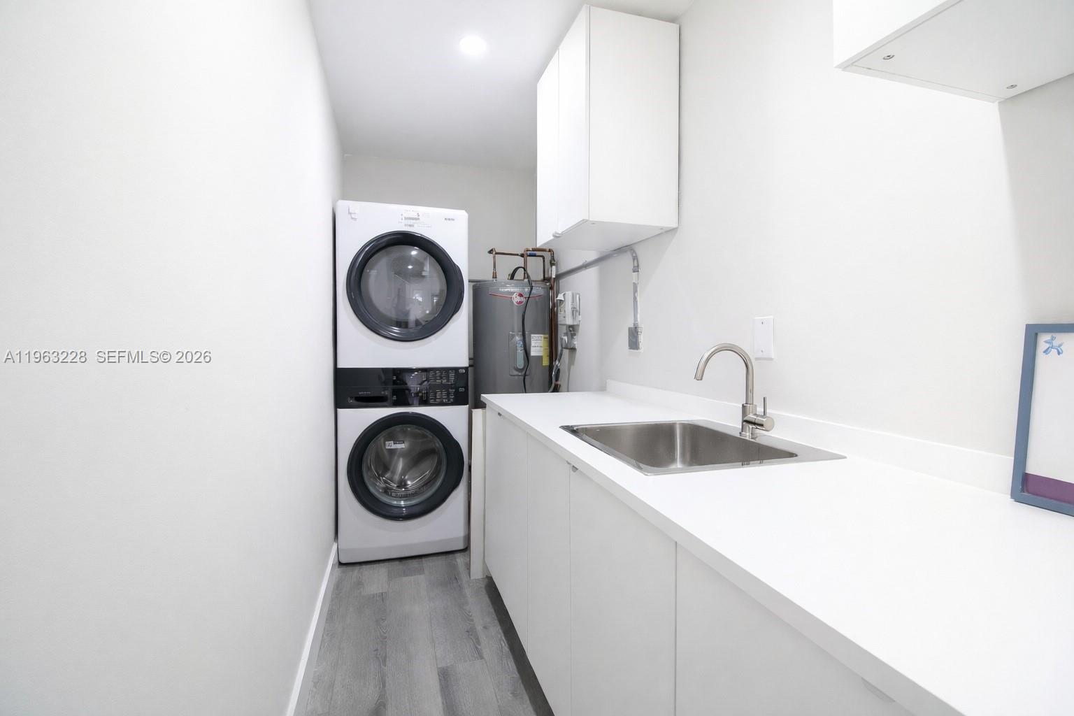 IMPERIAL POINT 3RD SEC - Residential