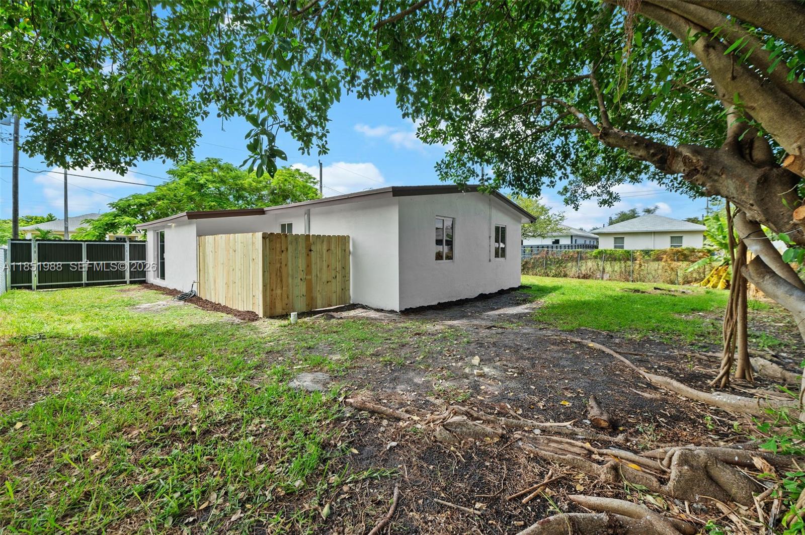 PARA VILLA HEIGHTS - Residential