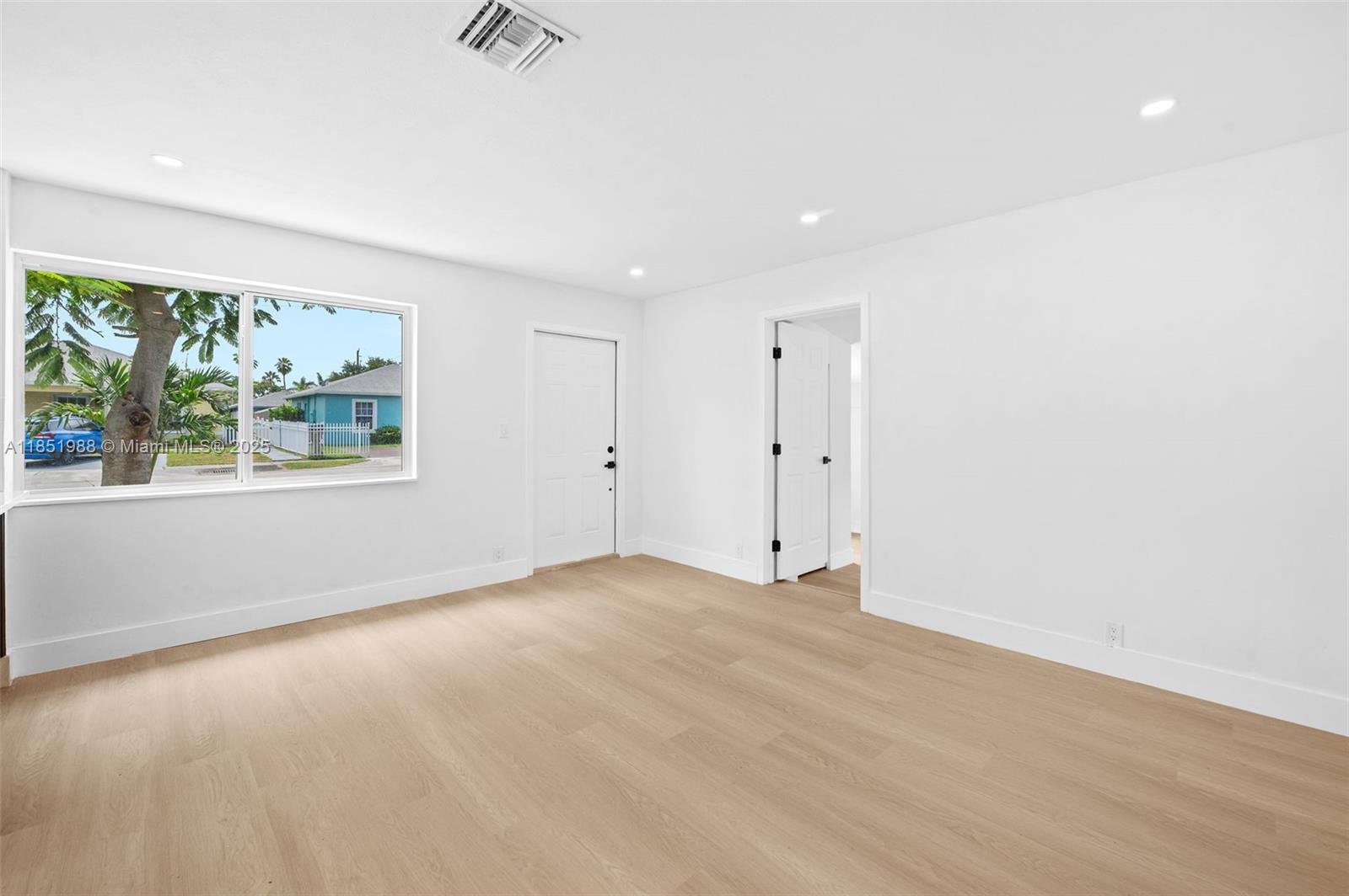 PARA VILLA HEIGHTS - Residential