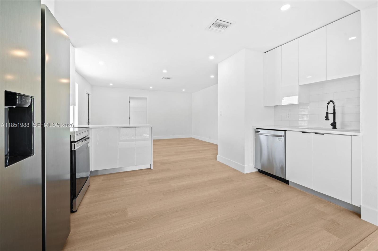 PARA VILLA HEIGHTS - Residential