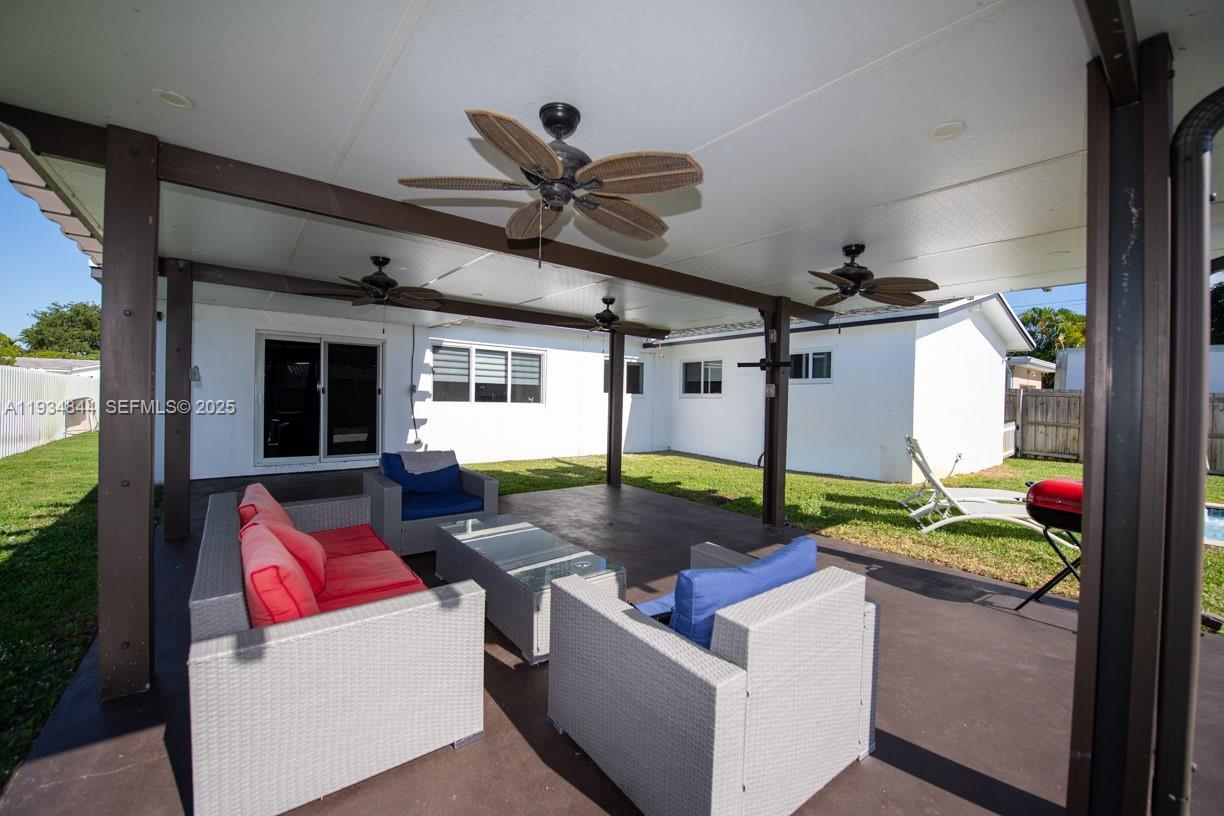 HOLLYWOOD HILLS AMEN PLAT - Residential