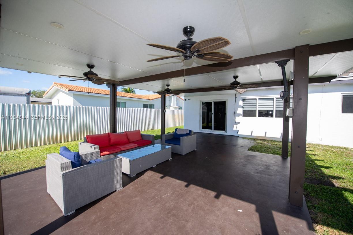 HOLLYWOOD HILLS AMEN PLAT - Residential