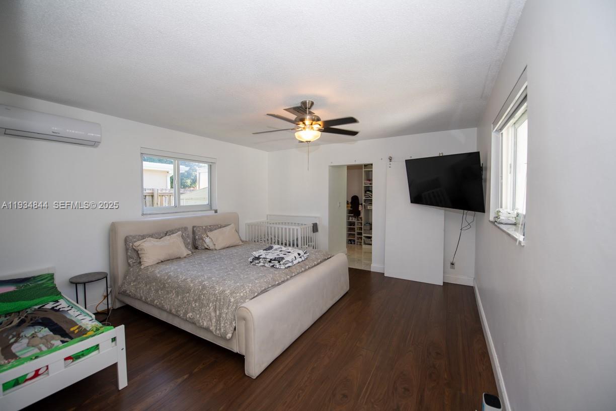 HOLLYWOOD HILLS AMEN PLAT - Residential