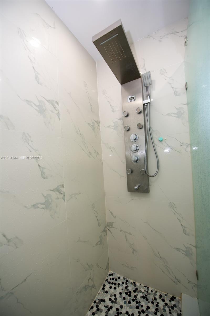 HOLLYWOOD HILLS AMEN PLAT - Residential